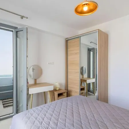 Mykonos Luxury With Jacuzzi Apartament