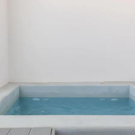 Mykonos Luxury With Jacuzzi أنو ميرا