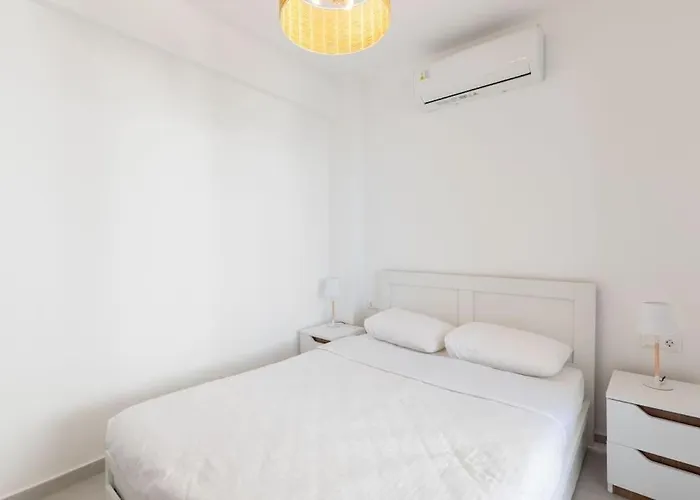 Mykonos Luxury With Jacuzzi 아노 메라